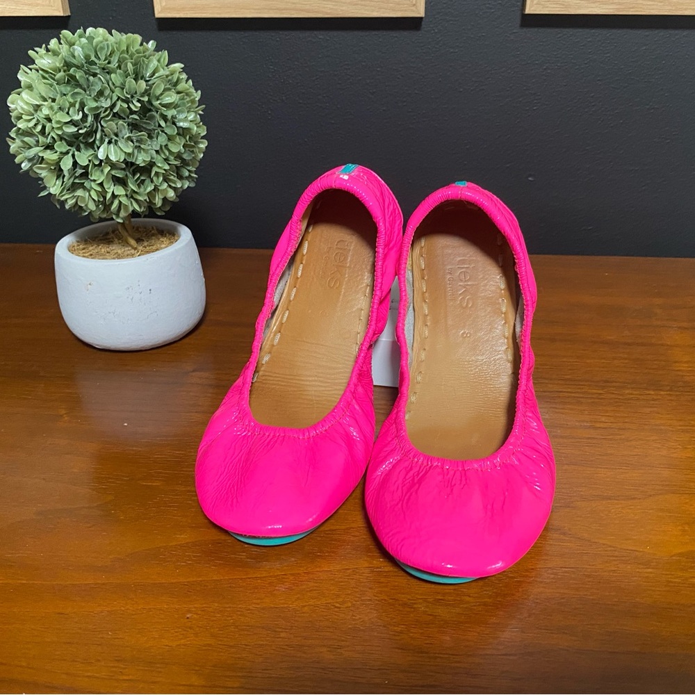 Pop Pink Tieks Size 8